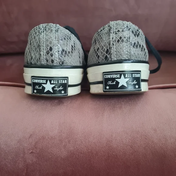 Converse 'reptile' suede low tops, size 8 - Picture 4 of 4